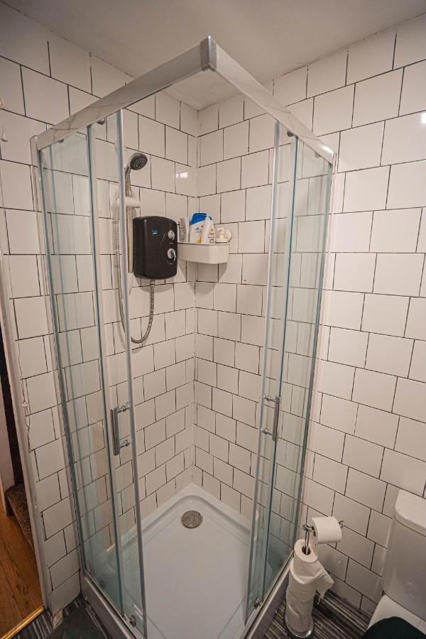 Private And Spacious 2 Bedroom House - Free Parking! Cardiff Ngoại thất bức ảnh