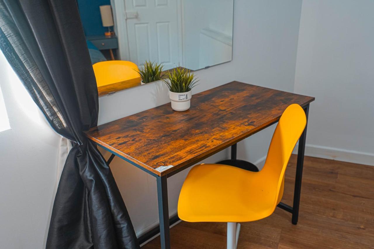 Private And Spacious 2 Bedroom House - Free Parking! Cardiff Ngoại thất bức ảnh