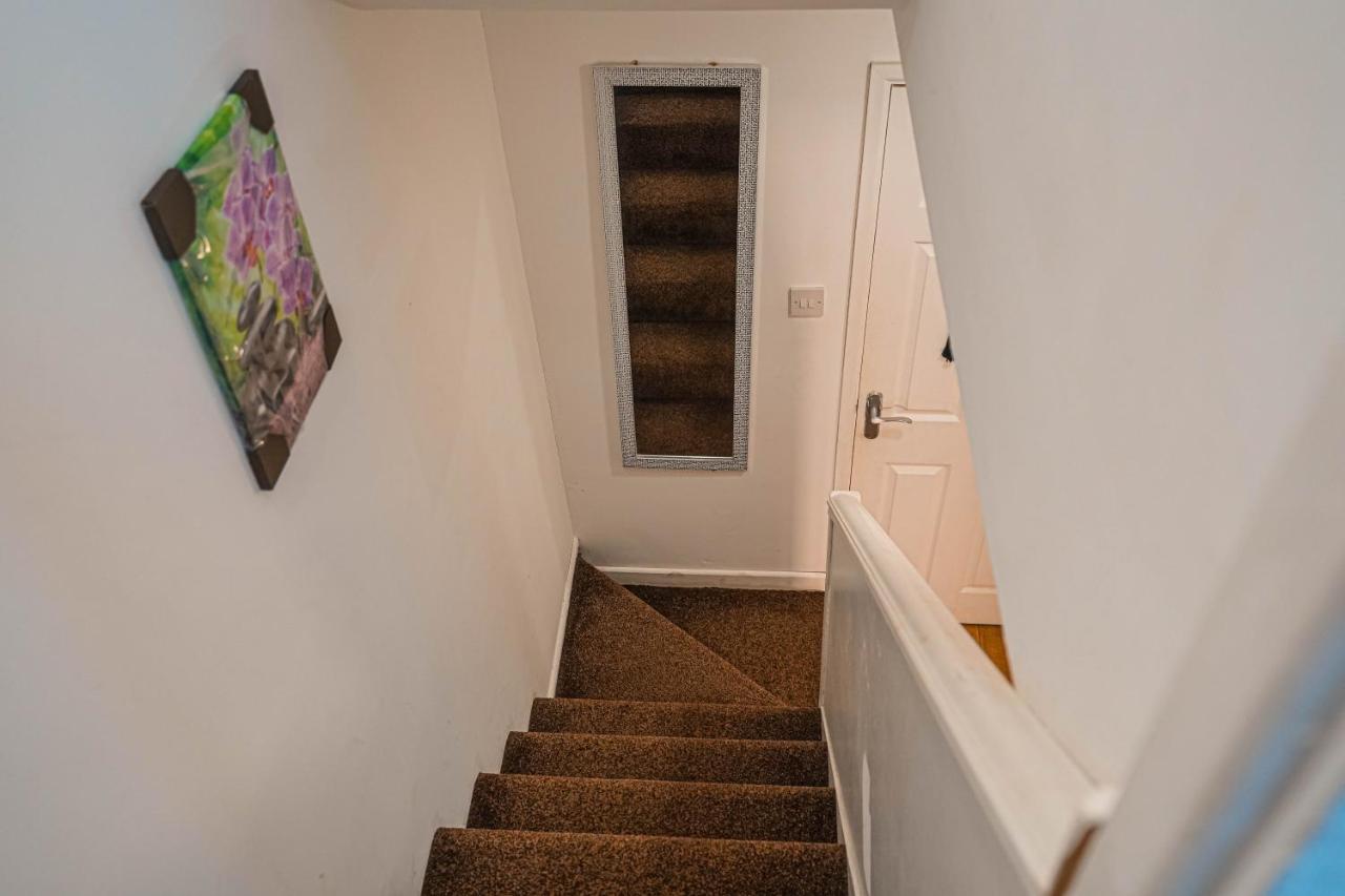 Private And Spacious 2 Bedroom House - Free Parking! Cardiff Ngoại thất bức ảnh