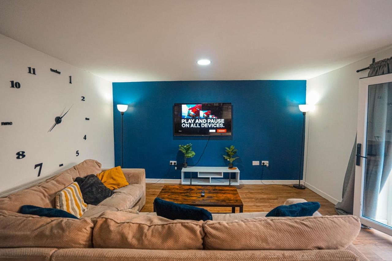 Private And Spacious 2 Bedroom House - Free Parking! Cardiff Ngoại thất bức ảnh