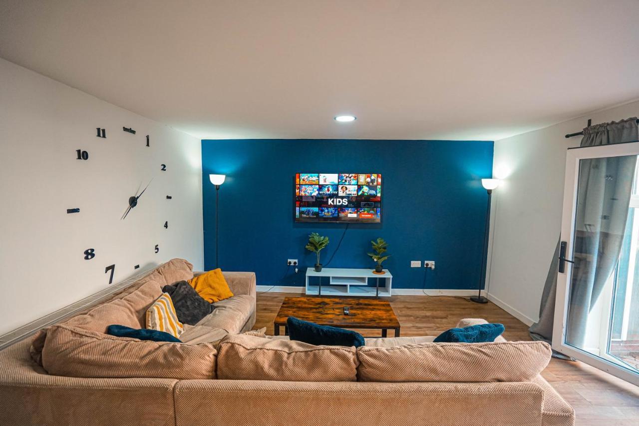 Private And Spacious 2 Bedroom House - Free Parking! Cardiff Ngoại thất bức ảnh