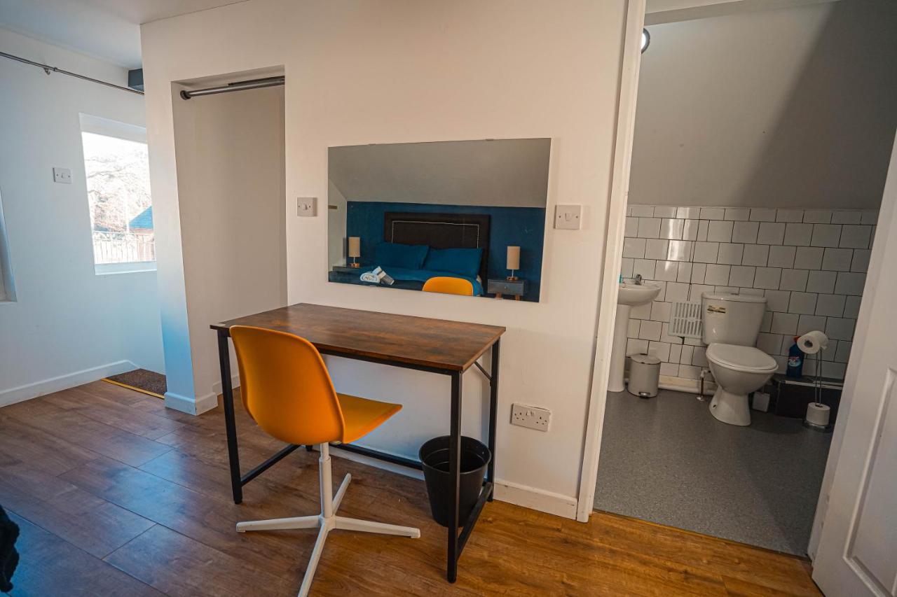 Private And Spacious 2 Bedroom House - Free Parking! Cardiff Ngoại thất bức ảnh