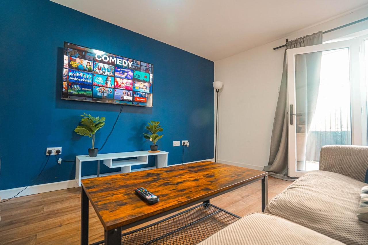 Private And Spacious 2 Bedroom House - Free Parking! Cardiff Ngoại thất bức ảnh